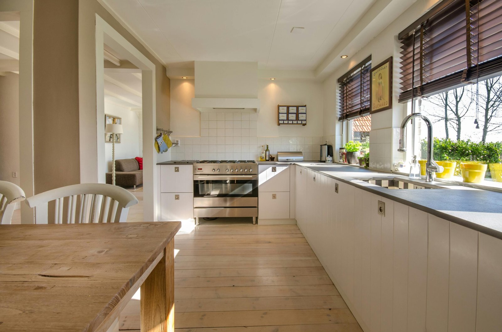 Home kitchen stove sink kitchen counter 349749 349749 scaled.jpg
